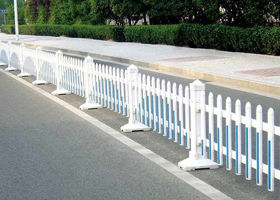 Le recinzioni stradali sono una buona soluzione per proteggere i pedoni in città