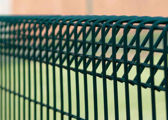 il recinto Metal Wire Fence della cima di rotolo del triangolo di 900mm-2400mm ha galvanizzato rivestito