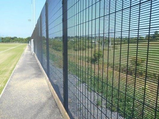 2d 358 Recinzione anti arrampicata 4 mm doppio filo orizzontale e 6 mm filo verticale
