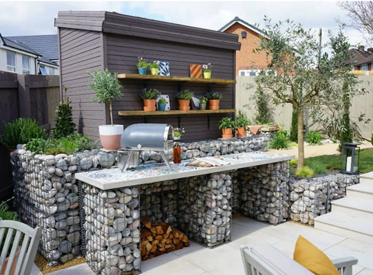 Un design unico crea cesti di gabioni da giardino per aggiunte decorative ai giardini dei parcheggi