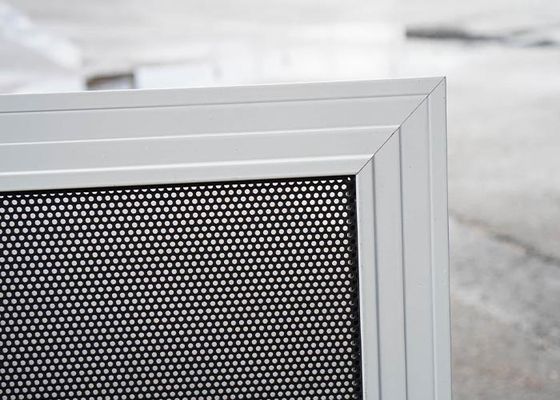 Schermo di sicurezza in alluminio perforato da 2 mm, area aperta 40%, larghezza 750-1200 mm