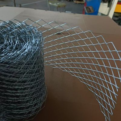 Rete di rinforzo per muratura in acciaio zincato spessore 0,3 mm foro a diamante 15x25 mm