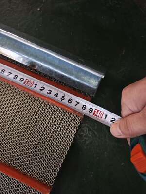 Anti accecante SS 304 Self-cleaning Screen Mesh RHS Hook 1.2mm filo 1470x1360mm strisce di poliuretano